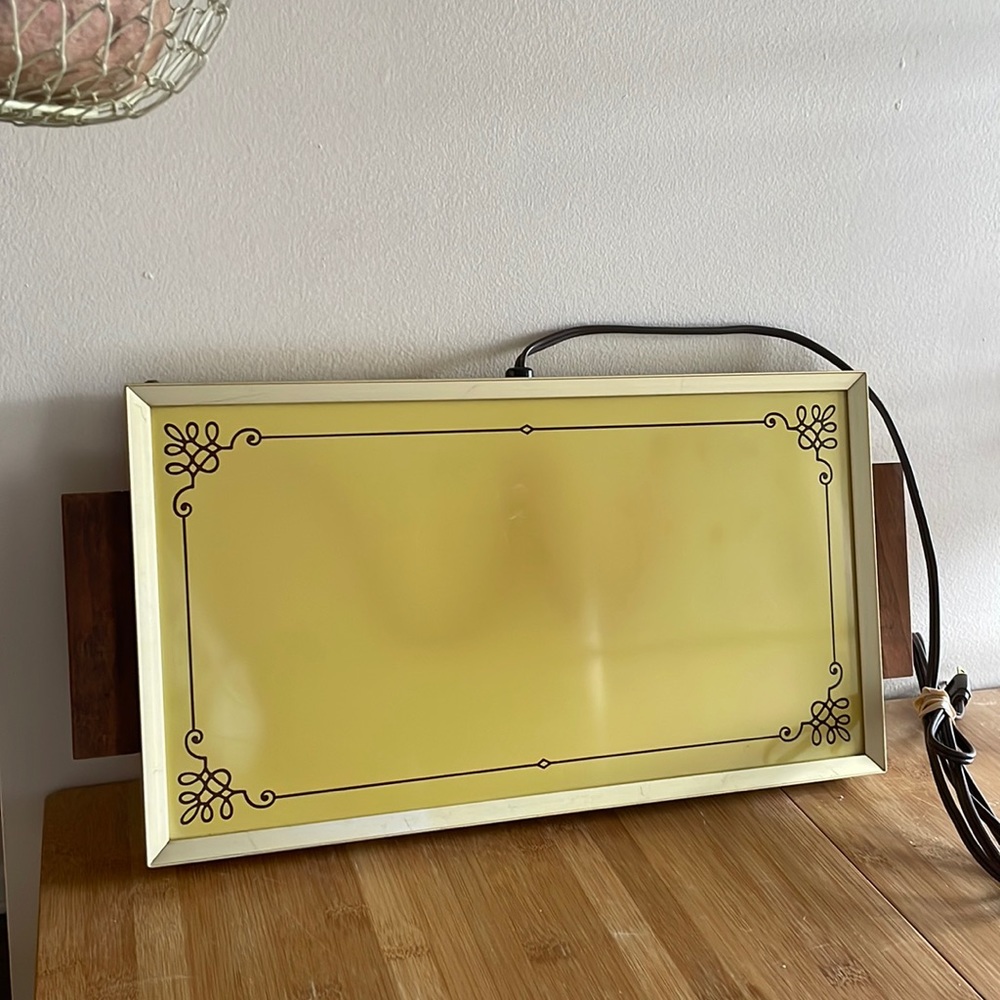 ✨ Vintage Cornwall Electric Warming Tray (1974) – Retro Functionality